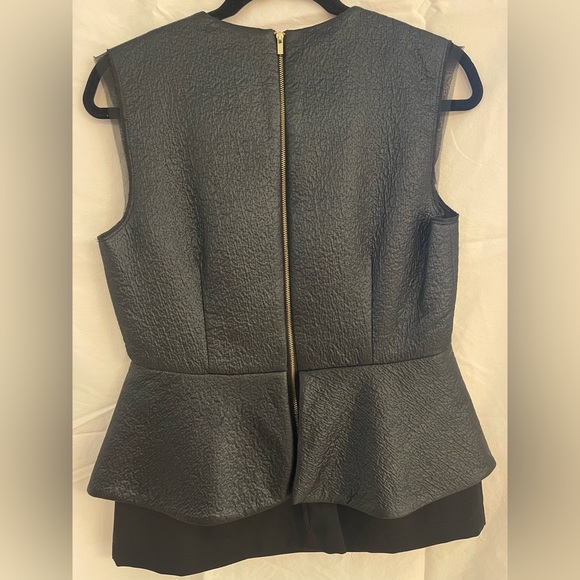 Diane von Furstenberg Delian Jacquard Peplum Black Top. Size: 8. - Picture 4 of 5